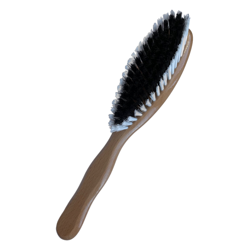 Brosse à vêtements et vêtements